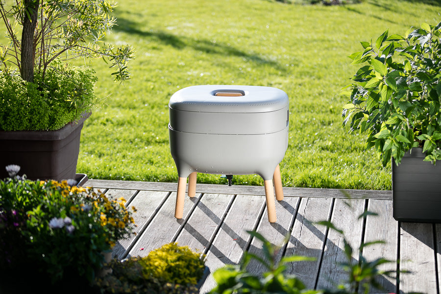 Worm Composting Bins - 20% off Live Compost Worms on any Order!